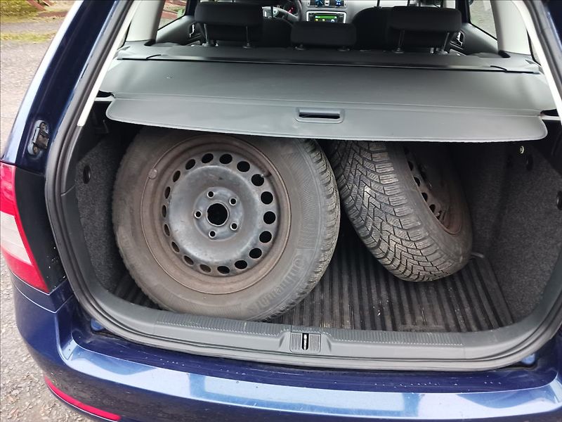 Škoda Octavia 1,6   TDI KOMBI 77KW AMBITION - fotka 20 z 20