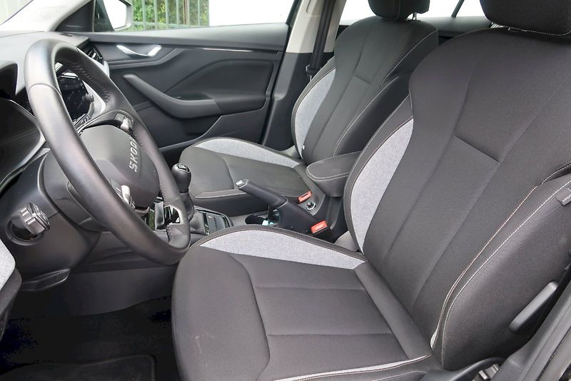 Škoda Scala (2025) Selection 1.0 TSI 85 kW - fotka 13 z 23