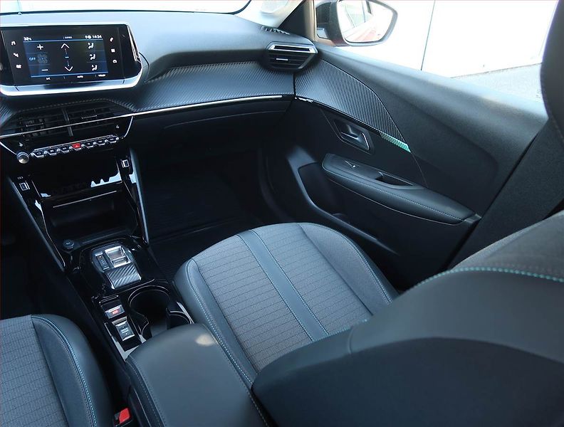 Peugeot 208 (2022) 1.2 PureTech, Automat - fotka 8 z 19