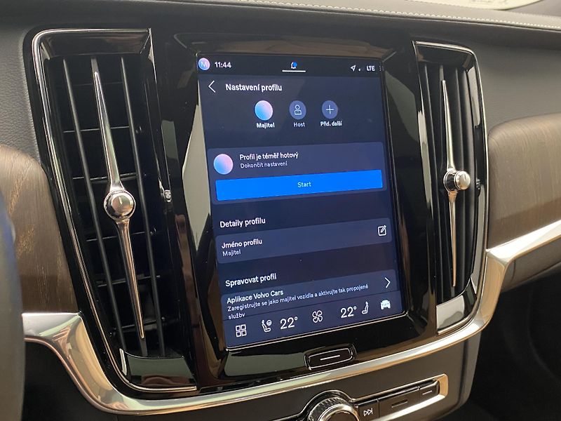 Volvo V90 B4 BRIGHT PLUS AUT REZERVACE - fotka 44 z 48