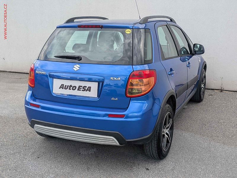 Suzuki SX4 (2007) 1.6 i 4x4, AC, +ALU - fotka 4 z 14
