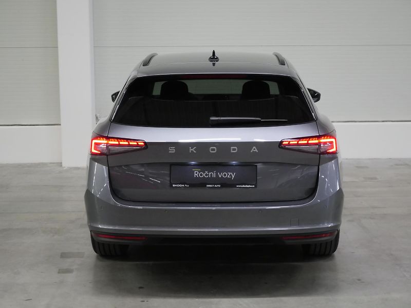 Škoda Superb - fotka 6 z 26