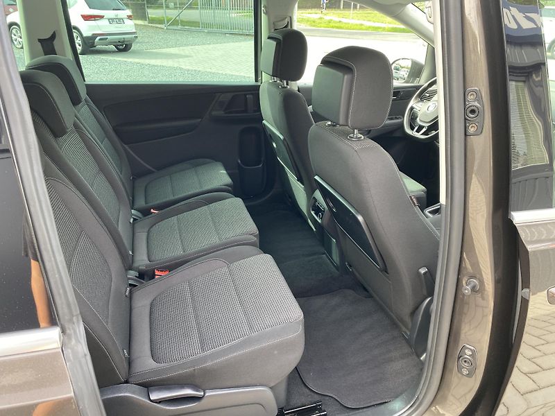 Volkswagen Sharan 1.4 TSI 110kW-7MÍST-NAVI-TAŽNÉ - fotka 33 z 39