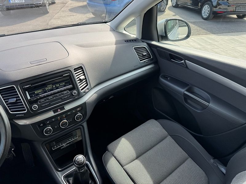 Volkswagen Sharan (2013) Comfortline 2.0 TDI 103kW - fotka 15 z 37