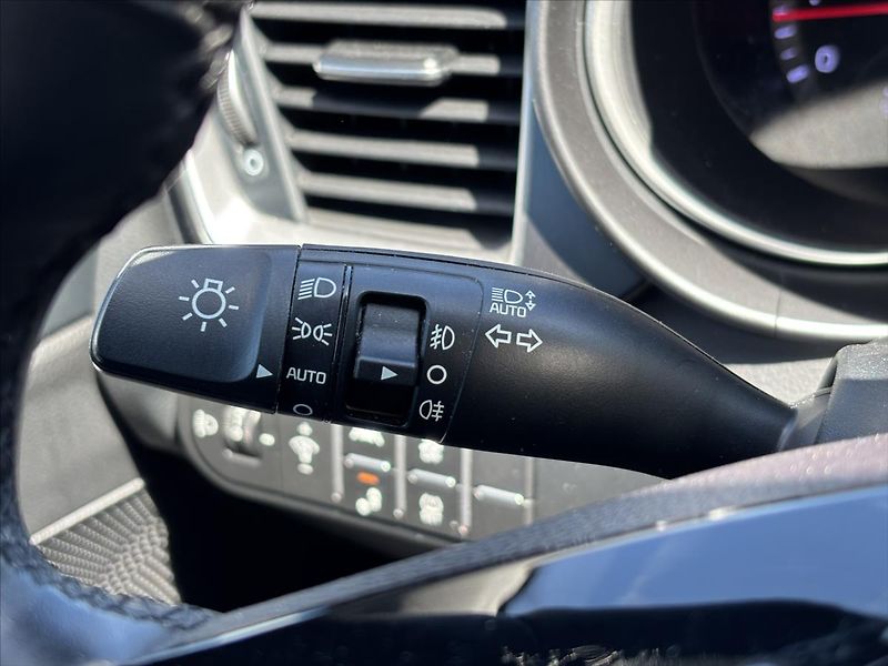 Kia Ceed 1,5 TGDi 118kW AT TOP KAMERA - fotka 34 z 43