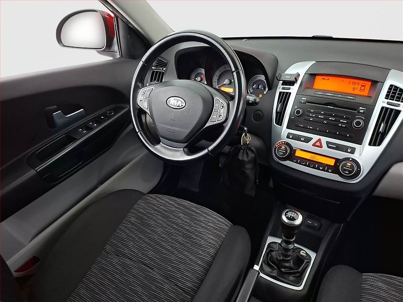 Kia Ceed (2009) 1.4 CVVT, ČR,1.maj - fotka 7 z 16