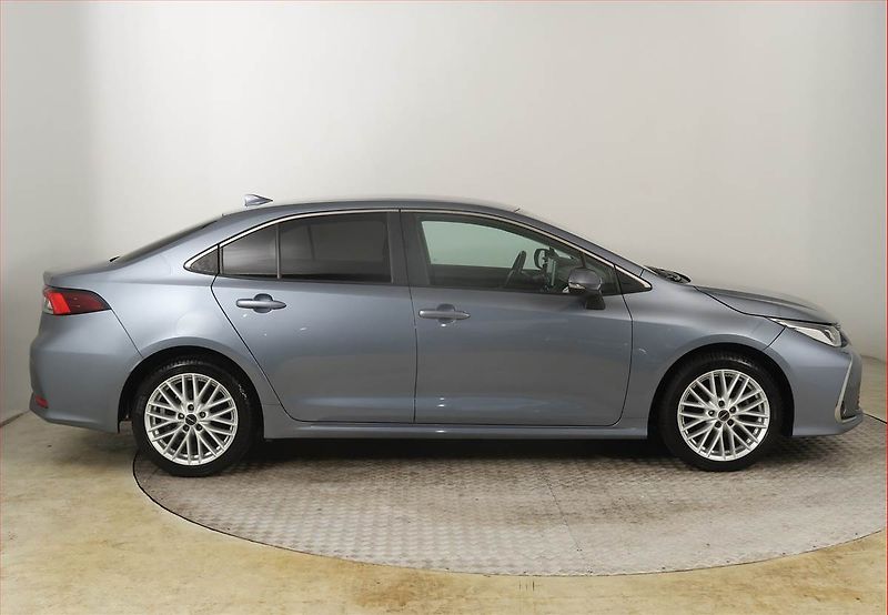 Toyota Corolla (2021) 1.5 VVT-i, Serv.kniha - fotka 6 z 19