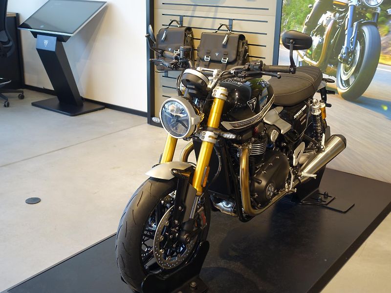 Triumph Speed Twin (2026) 1200 RS Akce - 40.000,- - fotka 4 z 10