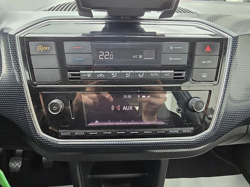 Volkswagen up! CNG KAMERA + DIGIKLIMA ČR - fotka 27 z 28