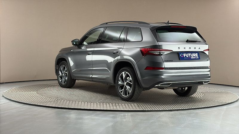 Škoda Kodiaq 2.0 TDI DSG 4x4 Sportline Excl - fotka 2 z 32