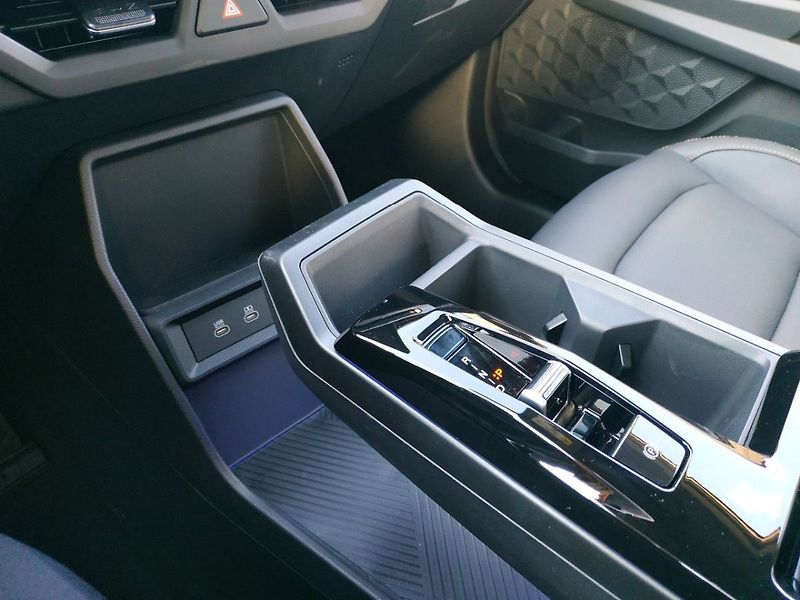 KGM Musso Grand EV, Premium,4WD,174kW, SKLADEM - fotka 28 z 32