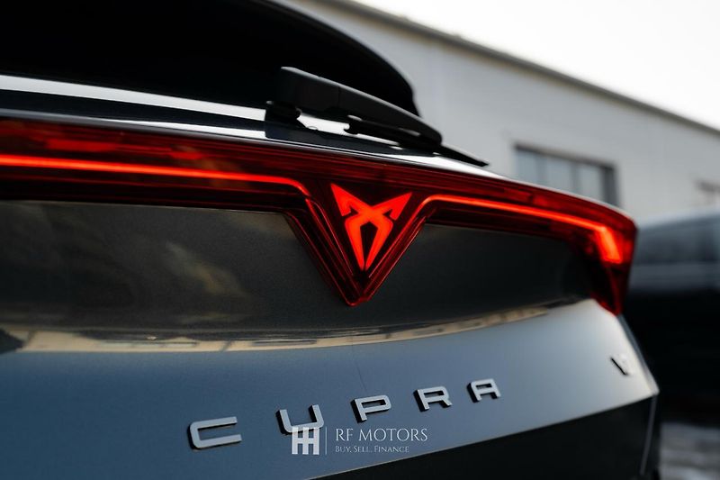 Cupra Formentor (2025) VZ 2,0 TSI 333 4Drive - fotka 14 z 53