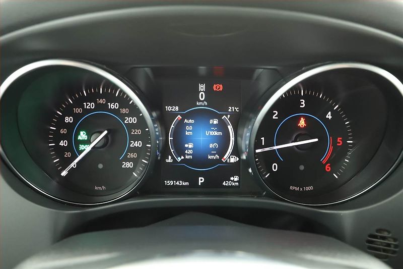 Jaguar F-Pace (2017) 20d AWD, 4X4, Automat, ČR - fotka 8 z 15