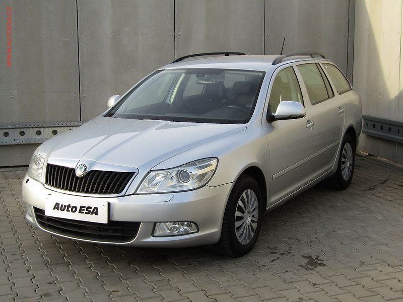 Škoda Octavia (2013) 1.6 TDi, ČR, Elegance - fotka 3 z 19
