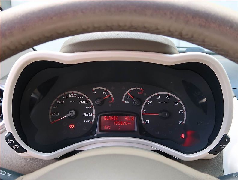 Ford Ka (2009) 1.3 i, po STK, slušný stav - fotka 11 z 16
