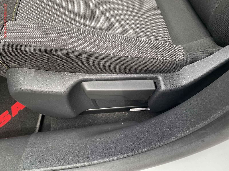 Citroën C3 (2020) 1.2PT, Feel, navi - fotka 14 z 17
