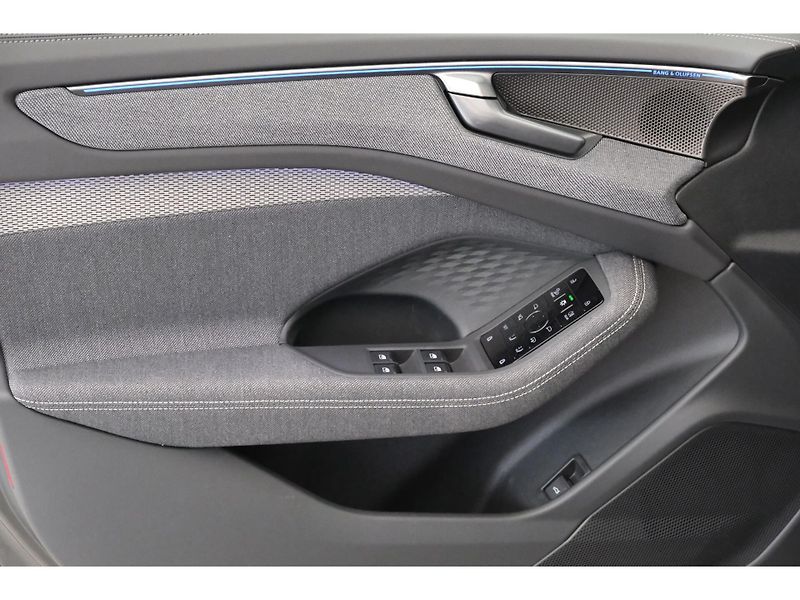 Audi A6 TDI q S-Line Tech Pro HuD Vzdu - fotka 6 z 13