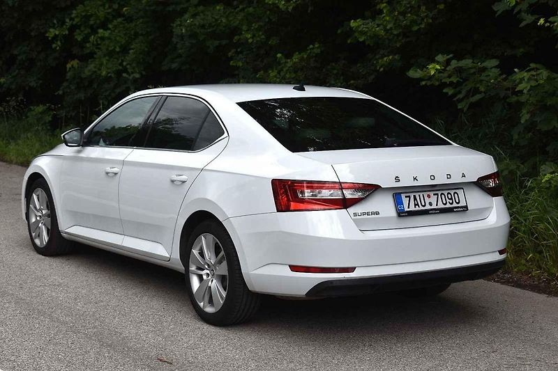 Škoda Superb třetí generace je spolehlivé auto na dlouhé cesty
