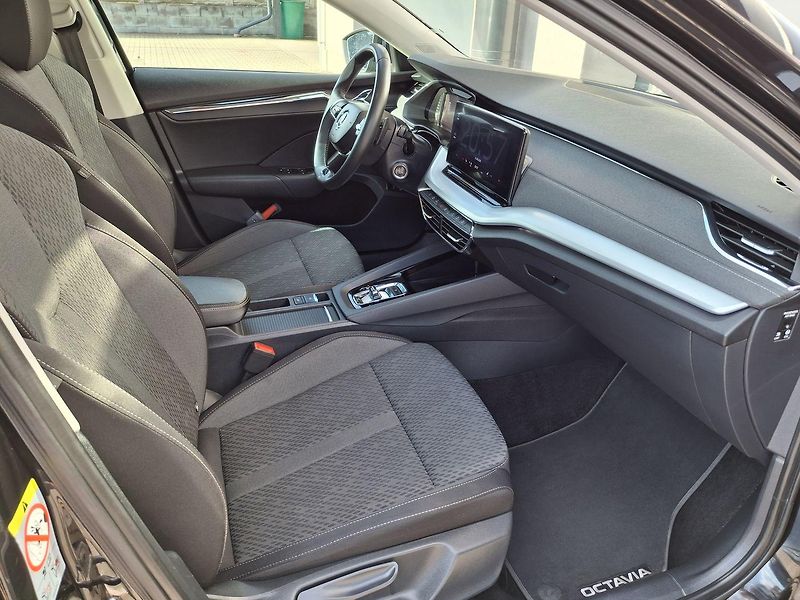 Škoda Octavia (2023) 1.0 E-TSI Business Plus ZÁRUKA - fotka 17 z 38