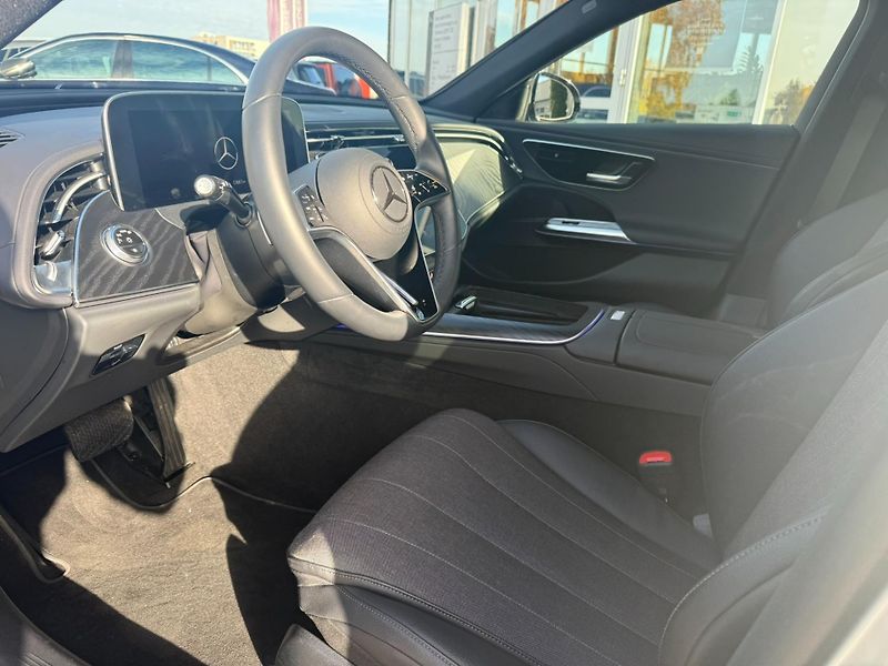 Mercedes-Benz Třídy E (2024) E 300 de 4MATIC kombi - fotka 10 z 23