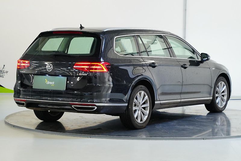 Volkswagen Passat - fotka 2 z 6