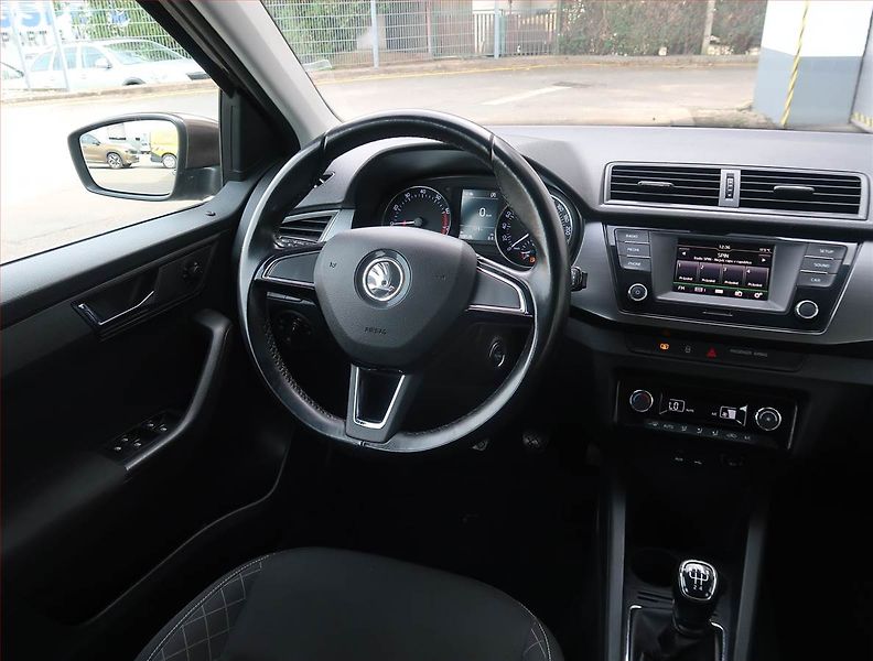 Škoda Fabia (2018) Ambition Plus 1.0 TSI - fotka 7 z 21