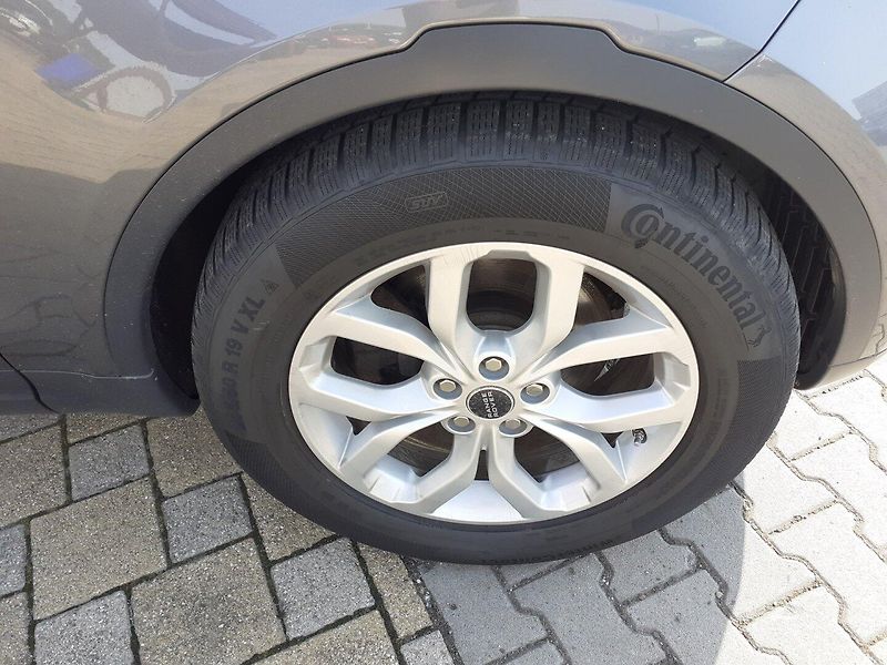 Land Rover Discovery (2019) 3.0 TD 6V 4x4 7MÍST . - fotka 30 z 33