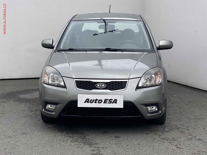 Kia Rio (2011) 1.4i, ČR, AC - fotka 2 z 15