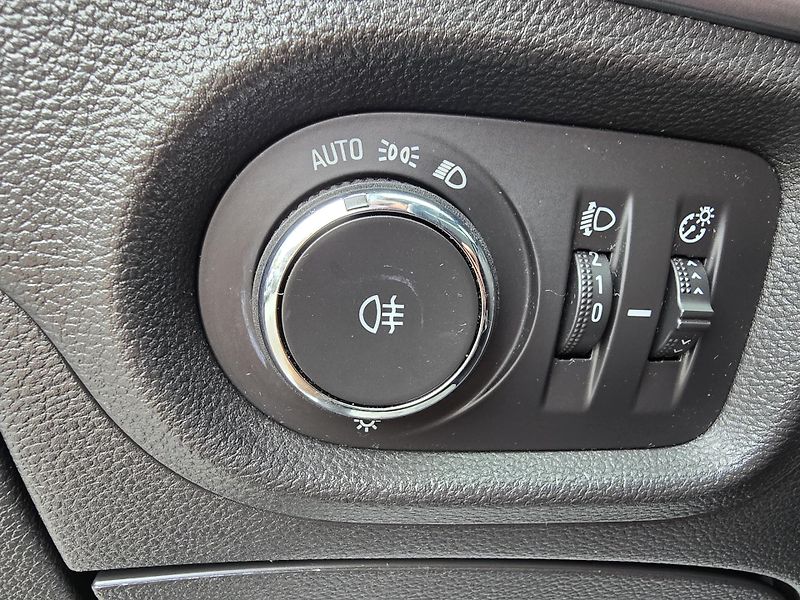 Opel Astra 1.6CDTI 81kW ENJOY DIGIKLIMA - fotka 16 z 29