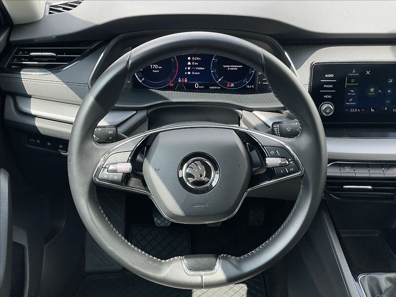Škoda Octavia 1,0 TSI Ambition Plus LED+PDC - fotka 8 z 23
