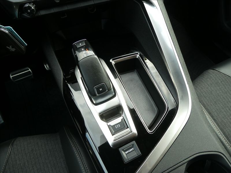 Peugeot 5008 1,6 133kW GT-line AT8,7.míst,D - fotka 32 z 50
