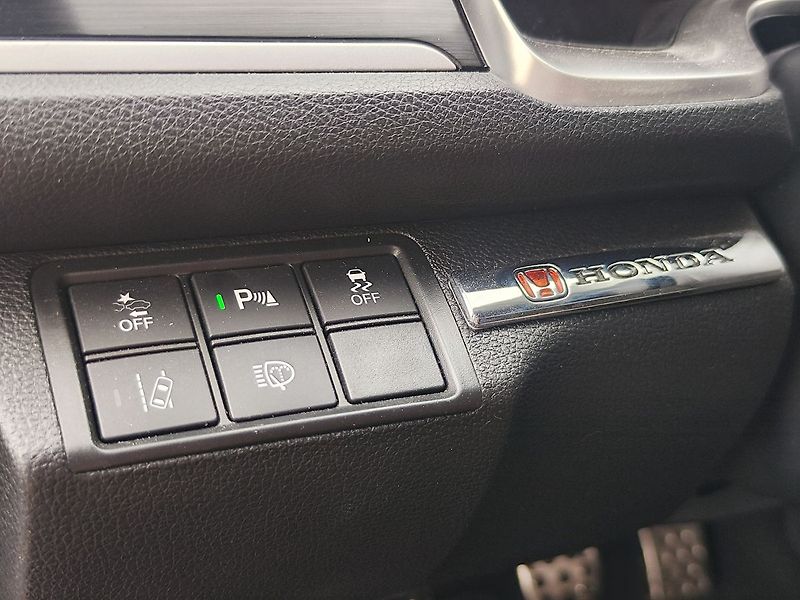 Honda Civic 1.5 i-VTEC/134kW Executive - fotka 31 z 38