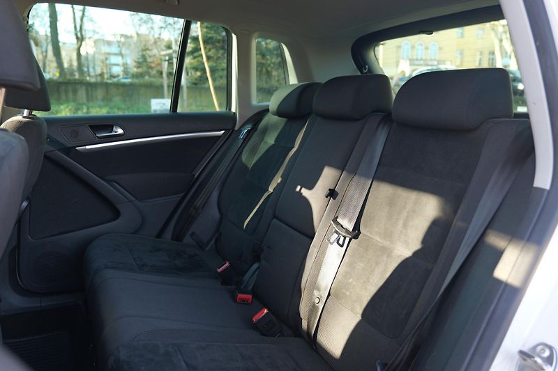 Volkswagen Tiguan TDI 4MOTION Bi-Xenon Alcantara - fotka 14 z 31