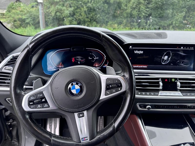 BMW X6 (2021) Bmw x6 40d - fotka 13 z 21