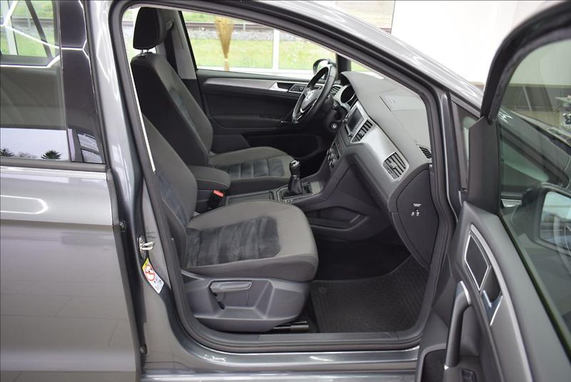 Volkswagen Golf Sportsvan 1,4 TSi, 1.maj,NAVI,XEN,LED - fotka 15 z 36