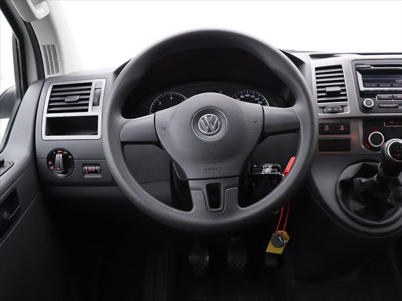 Volkswagen Multivan 2,0 TDI 84kW Klima 1.Maj 80tkm - fotka 17 z 30
