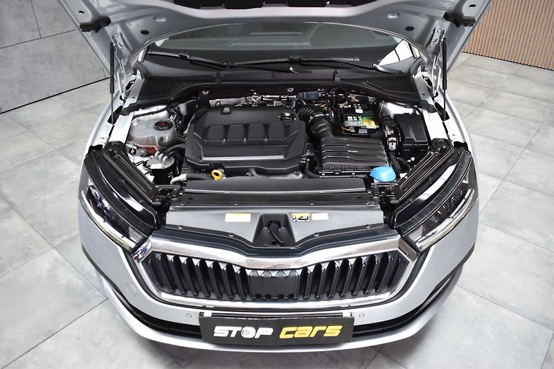Škoda Octavia 2.0 TDI DSG*ACC*BLIS*CARPLAY* - fotka 32 z 37