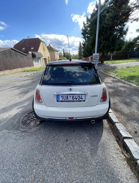 Mini Cooper (2006) MINI Cooper 1.6 85 kW – 97 863 - fotka 2 z 7