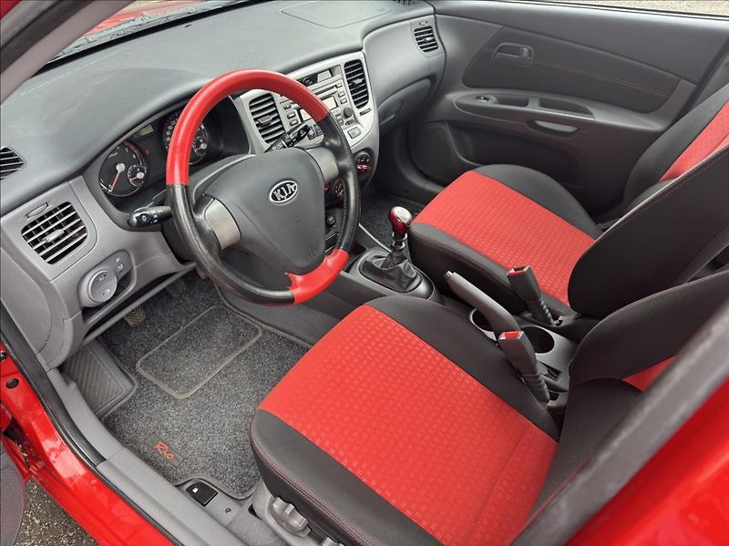 Kia Rio 1,4 i,klima - fotka 10 z 19