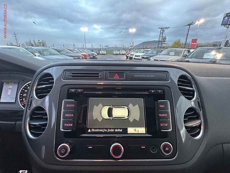 Volkswagen Tiguan (2012) 2.0TDi 4x4, 2.maj, Bixen - fotka 17 z 17