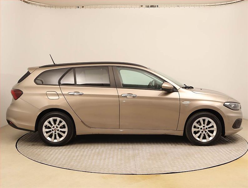 Fiat Tipo (2018) 1.4 T-Jet, ČR,1.maj - fotka 6 z 18