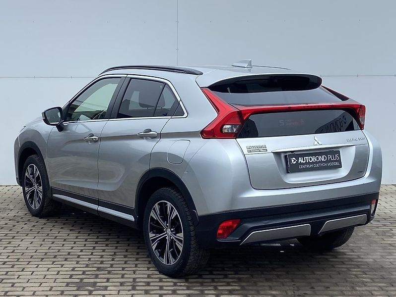 Mitsubishi Eclipse Cross 1.5 T-MIVEC 120kW Intense - fotka 7 z 21
