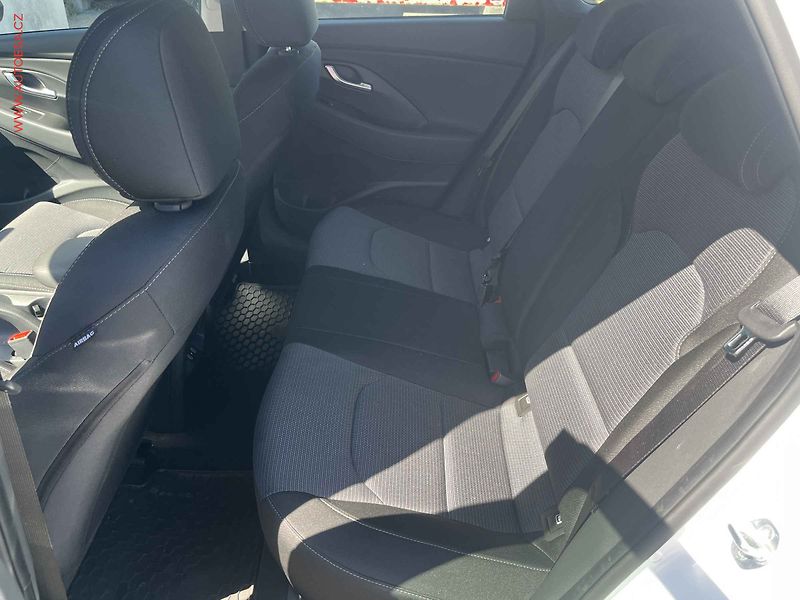 Hyundai i30 (2025) 1.5 T-GDi, ČR, STK6/28 - fotka 10 z 16