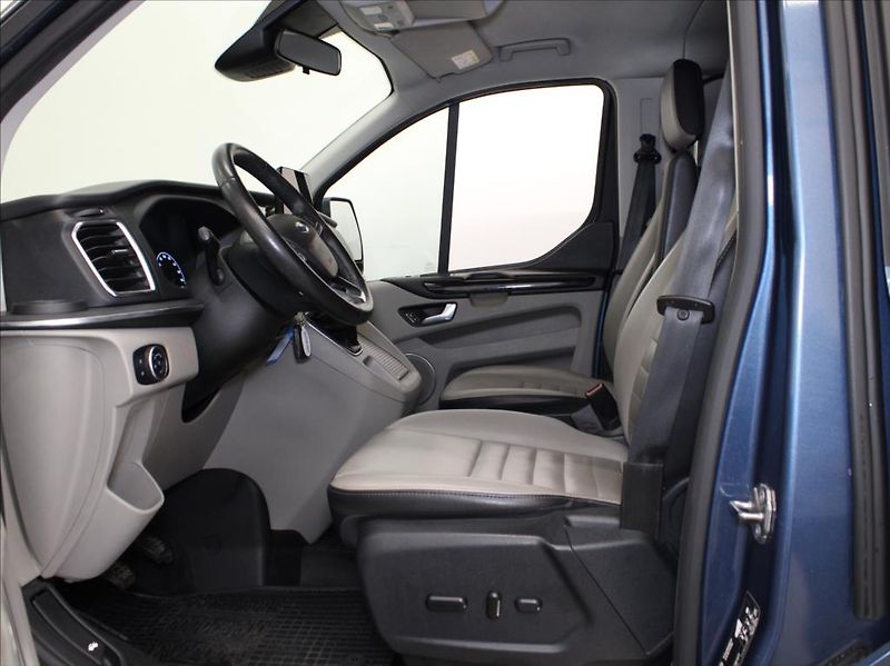 Ford Tourneo Custom 2,0 TDCi Titanum X 8-míst ČR - fotka 5 z 22