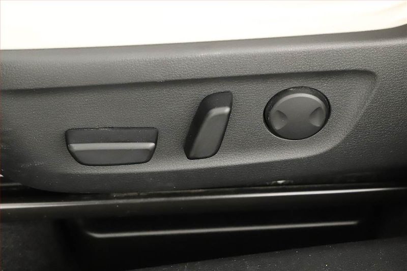 Mazda MX-30 (2021) e-Skyactiv, SoH 90%, Automat - fotka 14 z 18