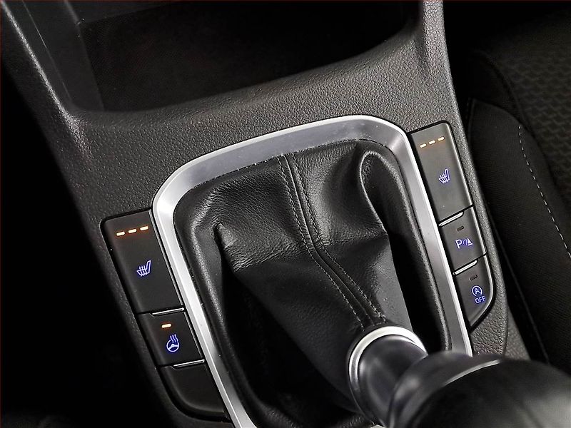 Hyundai i30 (2018) 1.0 T-GDI, Navi, Tempomat - fotka 17 z 21