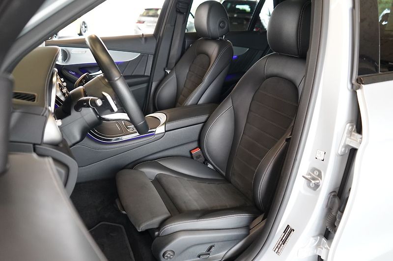 Mercedes-Benz GLC 300d 4M AMG, Nezávislé, Tažné - fotka 17 z 48