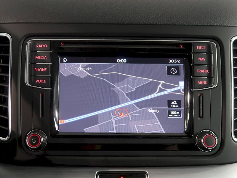 Volkswagen Sharan (2016) HIGHLINE 2.0TDI 110KW DSG TAŽN - fotka 25 z 36