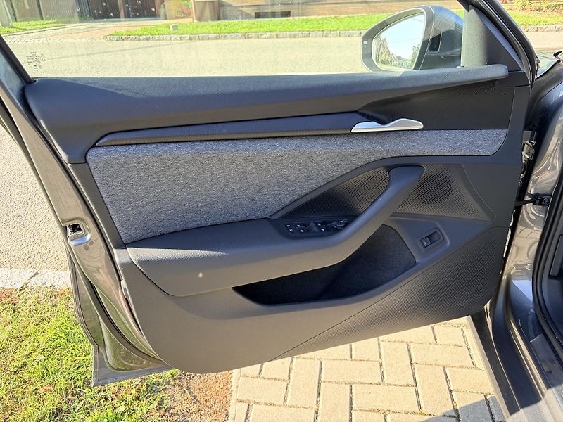 Škoda Superb SELECTION 2.0TDI 110KW DSG LED - fotka 15 z 68