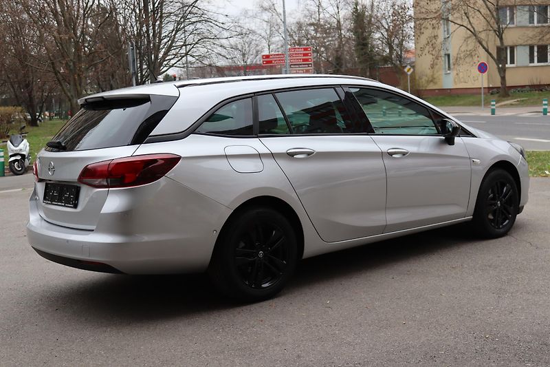 Opel Astra SPORTS TOURER+ 1.2 81kW - fotka 10 z 50